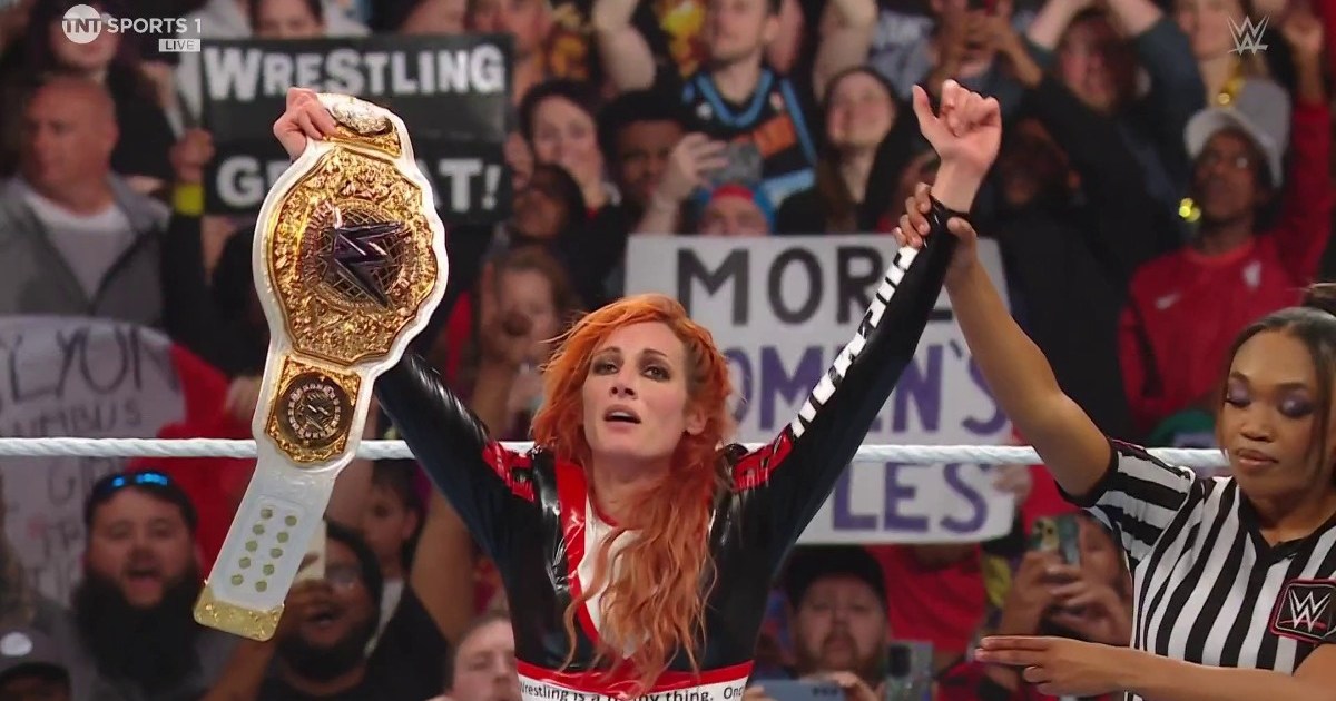 Becky Lynch Triumphantly Claims WWE Women’s World Championship on RAW ...