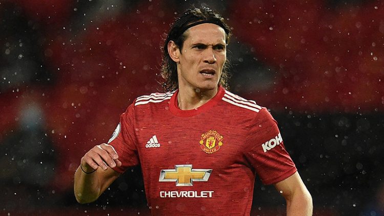 MANCHESTER, ENGLAND - OCTOBER 24: Edinson Cavani of Manchester United  during the Premier League match between Manchester United and Chelsea at Old Trafford on October 24, 2020 in Manchester, England. Sporting stadiums around the UK remain under strict restrictions due to the Coronavirus Pandemic as Government social distancing laws prohibit fans inside venues resulting in games being played behind closed doors. (Photo by Oli Scarff - Pool/Getty Images)
