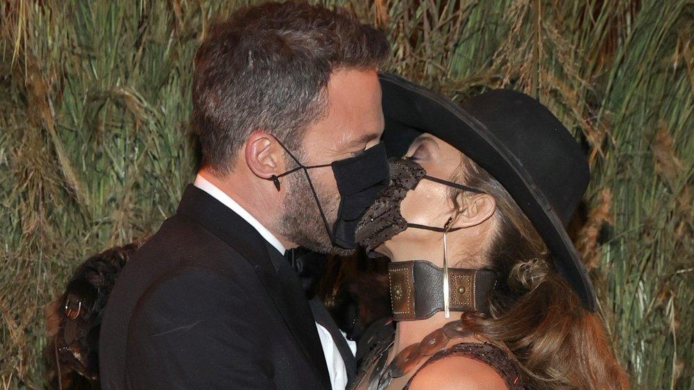 The Most Unexpected Couple Is Engaged: Ben Affleck And JLo