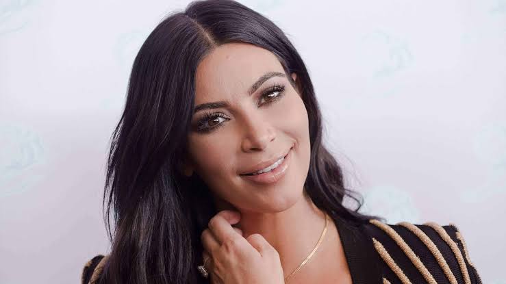 Kim Kardashian talks about Kanye leaving her SNL Monologue