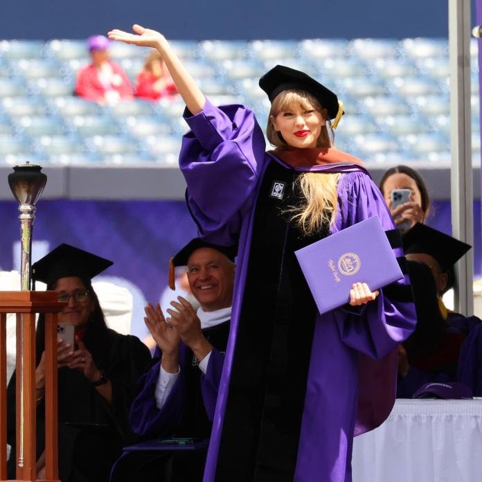 taylor swift receives degree