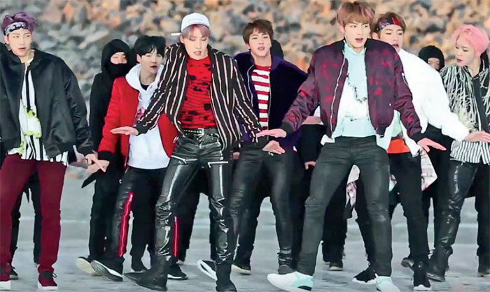 K팝 밴드 방탄소년단은 한국의 미묘한 권력욕과 공공 안전 사이에 서 있다￼ – UBJ