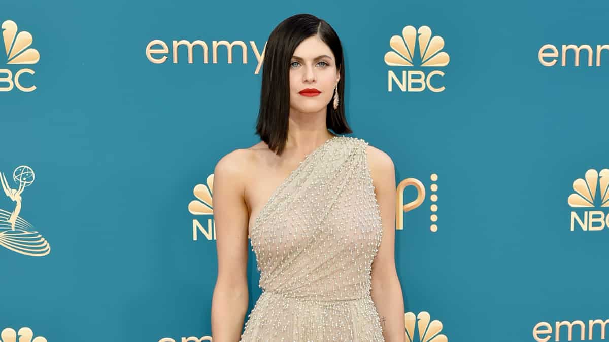 Alexandra Daddario Having Sex - At the 2022 Emmy Awards, Alexandra Daddario looks stunning in a beaded Dior  Couture gown - The UBJ - United Business Journal