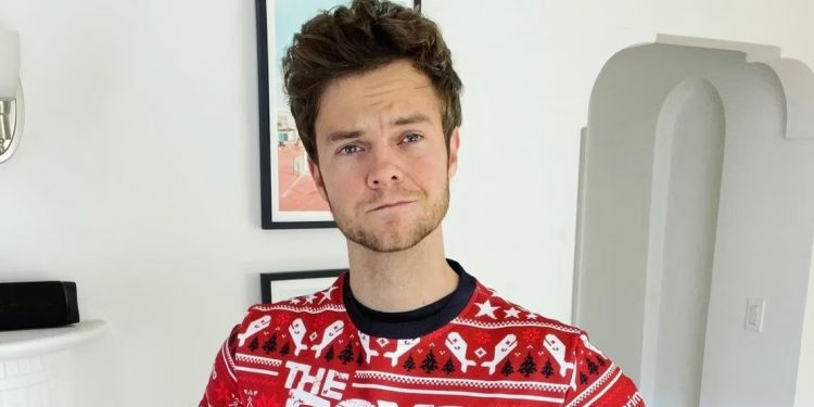 jack quaid in the boys christmas sweater cropped