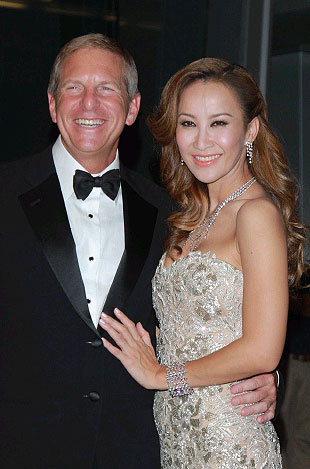 https://www.luxuriousmagazine.com/coco-lee-and-bruce-rockowitz-group-president-li-fung-limited-tie-the-knot/