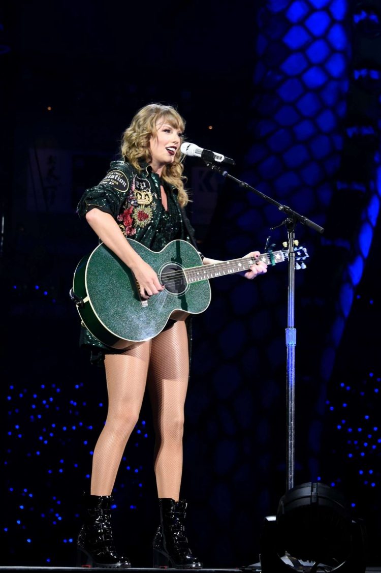 Taylor Swift Performs at Reputation Stadium Tour in Tokyo 06
