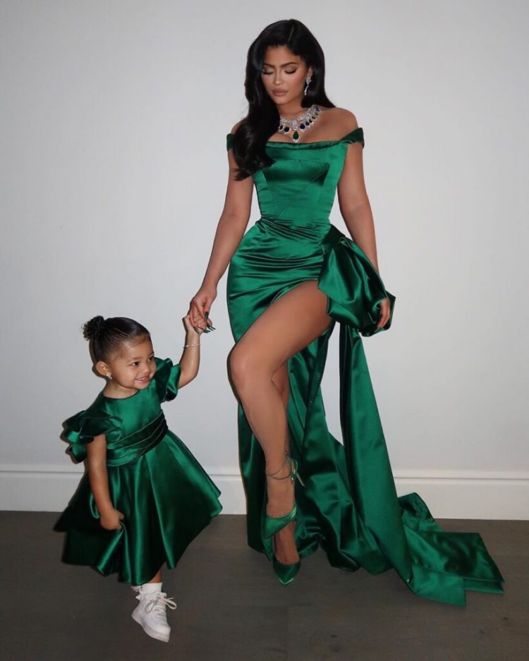 we are crushing on kylie jenner and stormis effortless twinning 5 820x1024 1