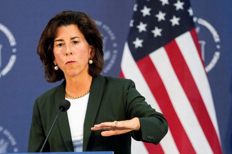 FILE PHOTO: U.S. Secretary of Commerce Gina Raimondo attends a press conference at the Boeing Shanghai Aviation Services near the Shanghai Pudong International Airport, in Shanghai, China August 30, 2023. REUTERS/Aly Song/File Photo
© Thomson Reuters