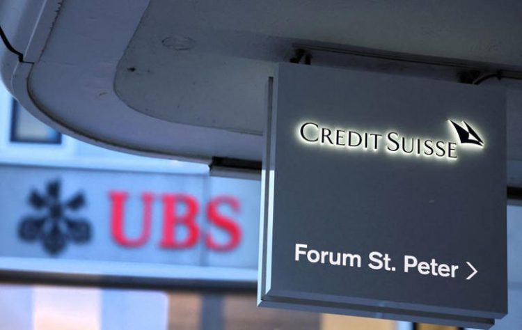 FILE PHOTO: Logos of Swiss banks Credit Suisse and UBS are seen before a news conference in Zurich Switzerland, August 30, 2023. REUTERS/Denis Balibouse/File Photo
© Thomson Reuters