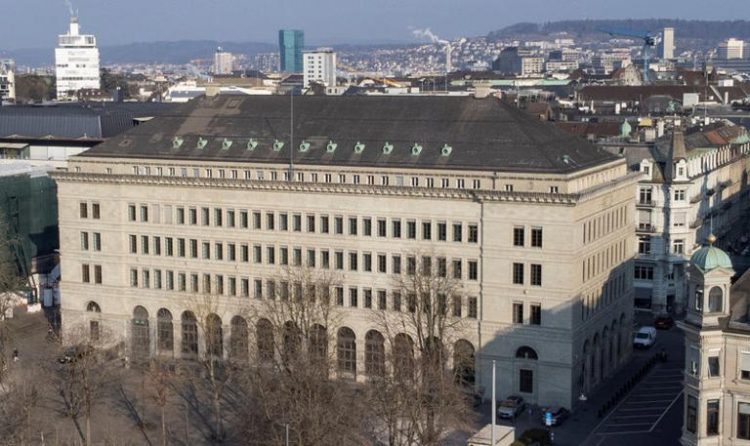 FILE PHOTO: A general view shows the building of the Swiss National Bank (SNB) in Zurich, Switzerland March 7, 2022. Picture taken with a drone. REUTERS/Arnd Wiegmann/File Photo
© Thomson Reuters