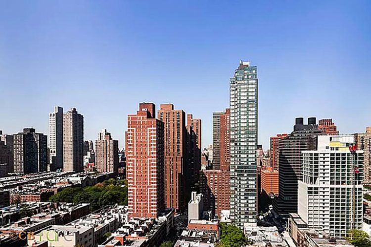 New York City realtors have been using the planned congestion pricing to market apartments outside of the toll zone. StreetEasy
© Provided by New York Post