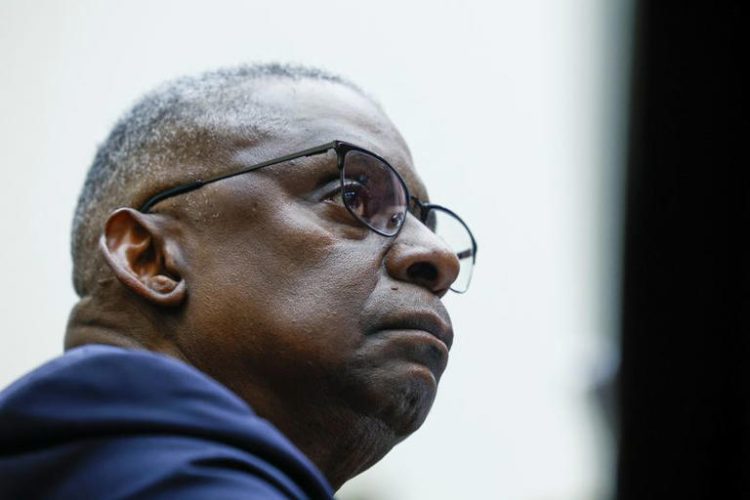 U.S. Defense Secretary Lloyd Austin testifies before a House Armed Services Committee hearing about his failure to disclose his cancer diagnosis and subsequent hospitalizations, on Capitol Hill in Washington, U.S., February 29, 2024. REUTERS/Evelyn Hockstein
© Thomson Reuters
