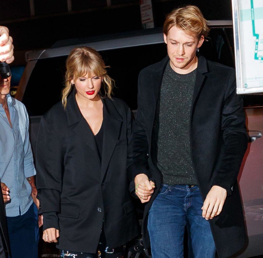 is taylor swift engaged jpg
