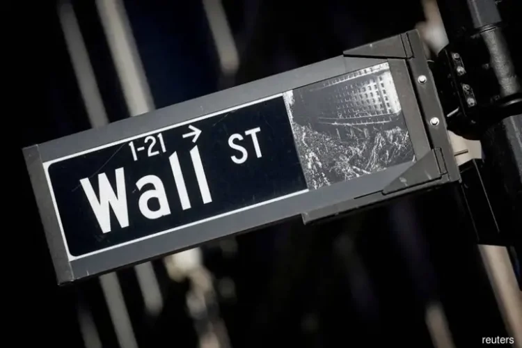Wall Street Indexes Surge as Tech Companies Increase in Market Value