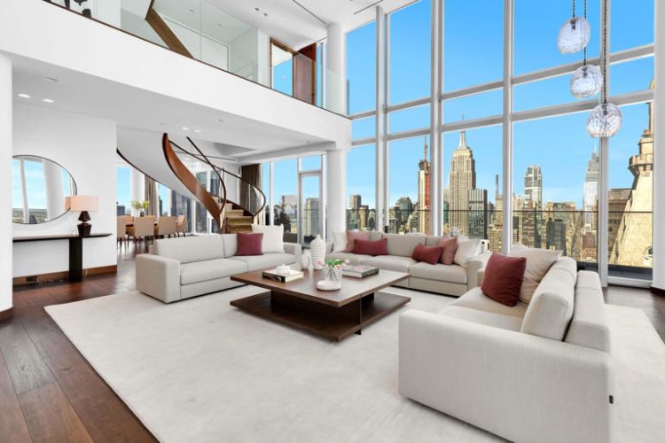 Billionaire media mogul Rupert Murdoch purchased his Manhattan penthouse in 2014 for $57.9 million.
© Photo courtesy of Compass