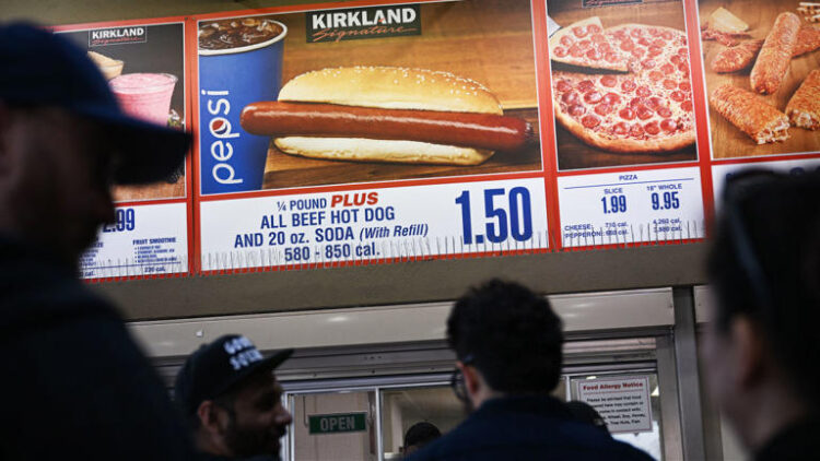 Costco's food court is designed to make membership at the warehouse club more valuable. Image source: Patrick T. FALLON / AFP) (Photo by PATRICK T. FALLON/AFP via Getty Images