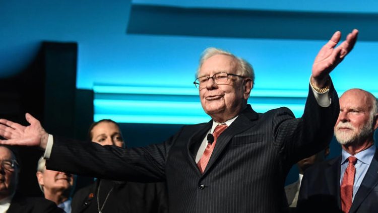 Key Insights for Investors: 5 Takeaways from Warren Buffett’s Berkshire Hathaway Annual Meeting