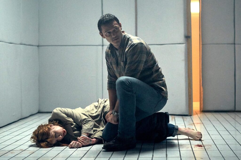 10x10 luke evans and kelly reilly 1536x1024 1