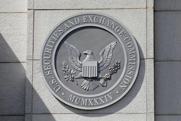 The seal of the U.S. Securities and Exchange Commission is seen at its headquarters in Washington, D.C., U.S., May 12, 2021. REUTERS/Andrew Kelly/File Photo