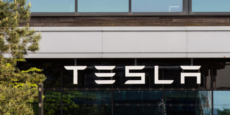 Tesla has a lengthy hiring process. SOPA Images/Getty Images