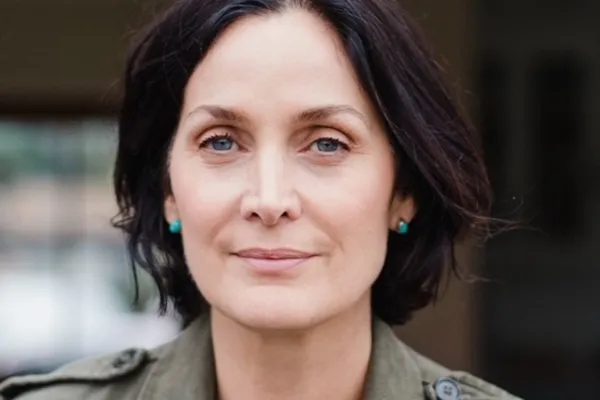 fubar Carrie Anne Moss