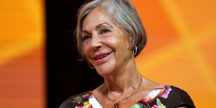 How Walmart heiress Alice Walton the worlds richest woman spends 750x375 1