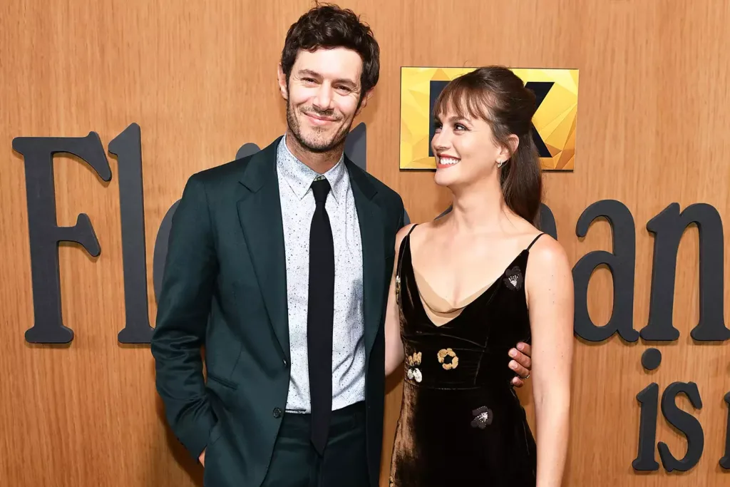 Leighton Meester Adam Brody 112123 1 d5a5acc28fd546dea8609b9c13b9dc41